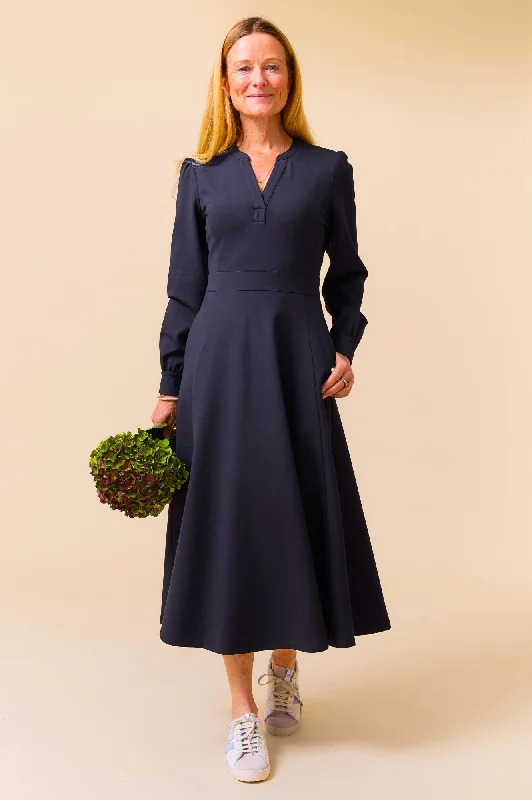 Unleash Your Trendy Side Luna EcoVero™ Midi Dress | Navy