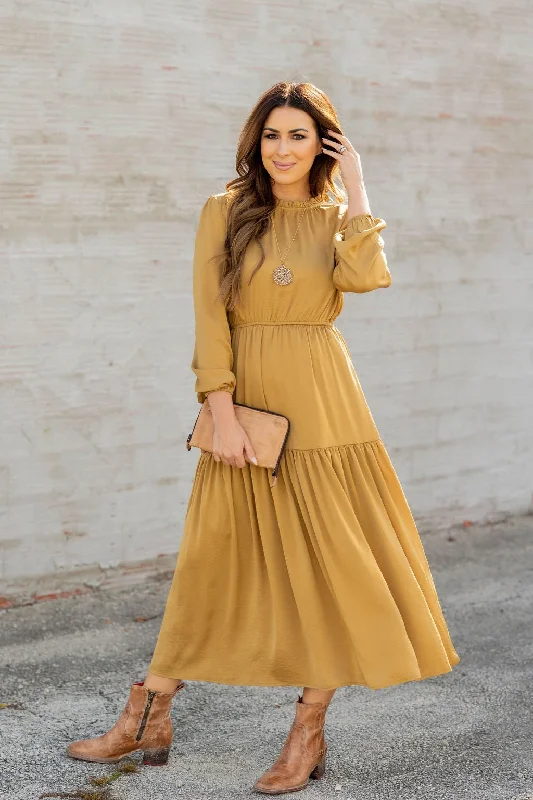 Fashion-forward Women's Clothing Elegant Tiered Long Sleeve Maxi Dress