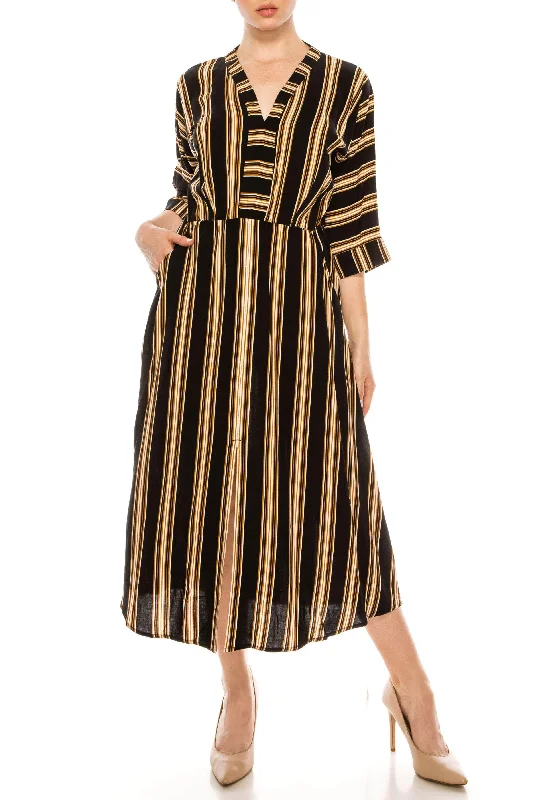 Chic Wardrobe London Times T5880M - Quarter Length Sleeves V-Neck Casual Dress